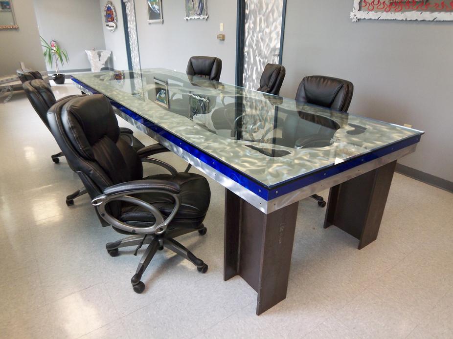 Read more about the article Glass Table Tops: The Perfect Addition to Your Los Angeles Home